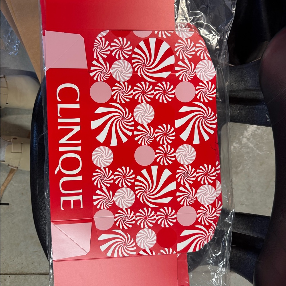 30 Clinique Red and White Peppermint Box